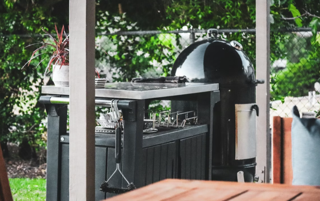 Mastering Outdoor Living: Why Your Home Needs an Outdoor Kitchen