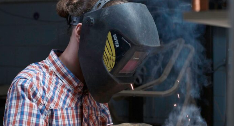 Choosing the Right Welding Hood for Your Welding Projects