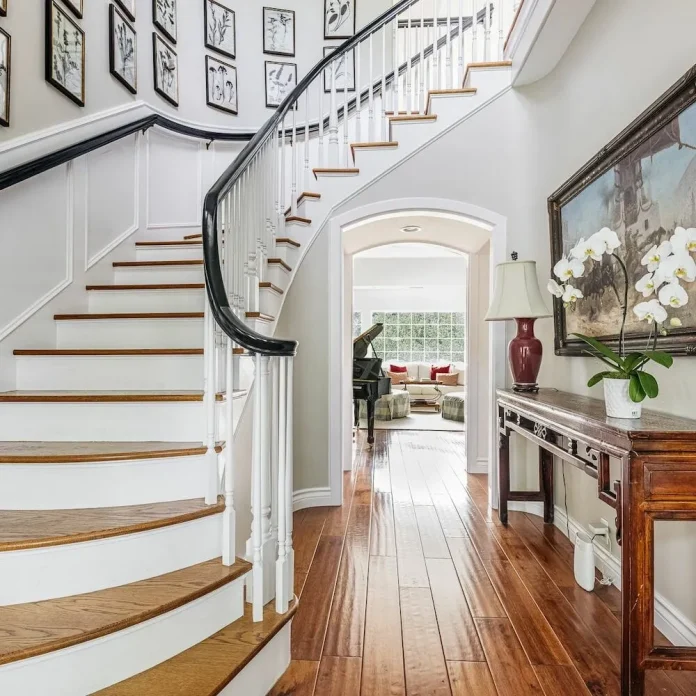 Staircase Decorating Ideas for Stylish Interior Appeal